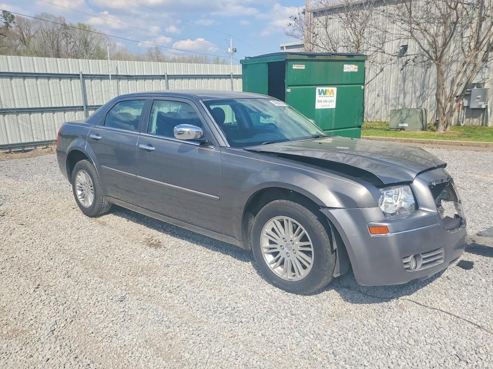 2010 Chrysler 300 მანქანა იყიდება აუქციონზე, vin: 2C3CA1CV8AH318912, აუქციონის ნომერი: 47601676