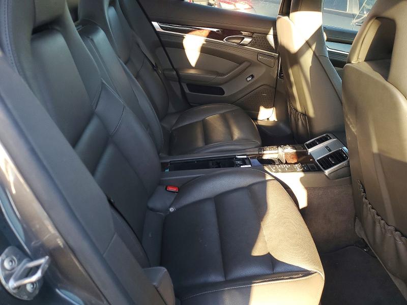 46084306 :رقم المزاد ، WP0AA2A70GL004289 vin ، 2016 Porsche Panamera مزاد بيع