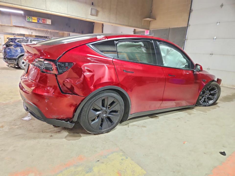 46142376 :رقم المزاد ، 7SAYGAEE3SF306075 vin ، 2025 Tesla Model Y مزاد بيع
