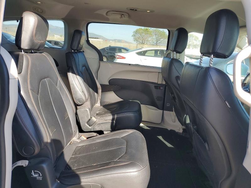 46366256 :رقم المزاد ، 2C4RC1BG8HR795007 vin ، 2017 Chrysler Pacifica مزاد بيع