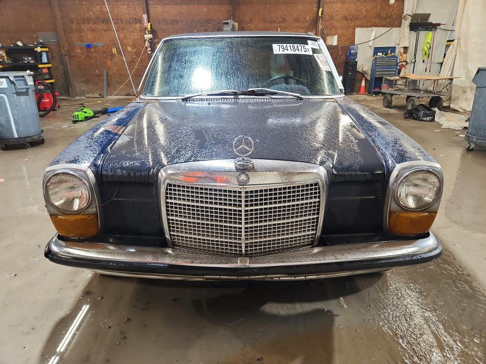 Продажа на аукционе авто 1971 Mercedes-benz 230, vin: 114015100304449, номер лота: 79418475