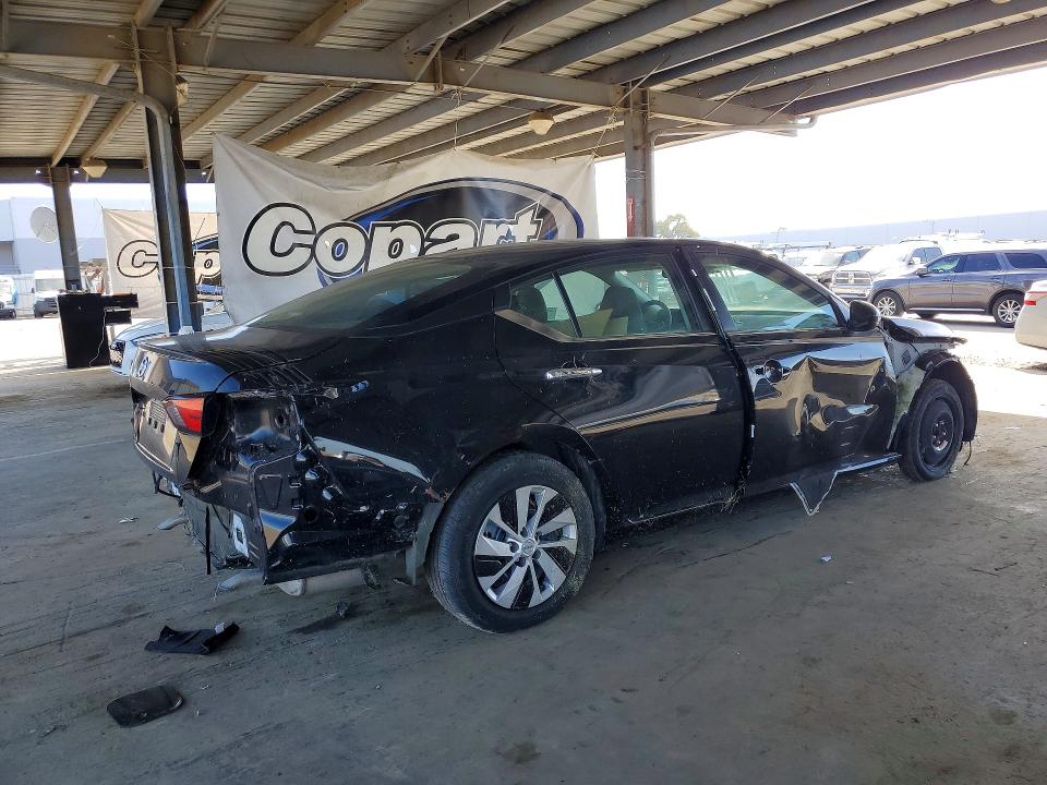 42002626 :رقم المزاد ، 1N4BL4BV9NN370475 vin ، 2022 Nissan Altima مزاد بيع