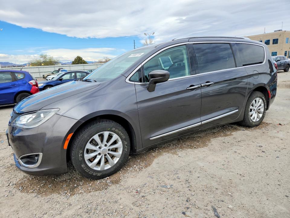 41668736 :رقم المزاد ، 2C4RC1EG1JR149955 vin ، 2018 Chrysler Pacifica مزاد بيع