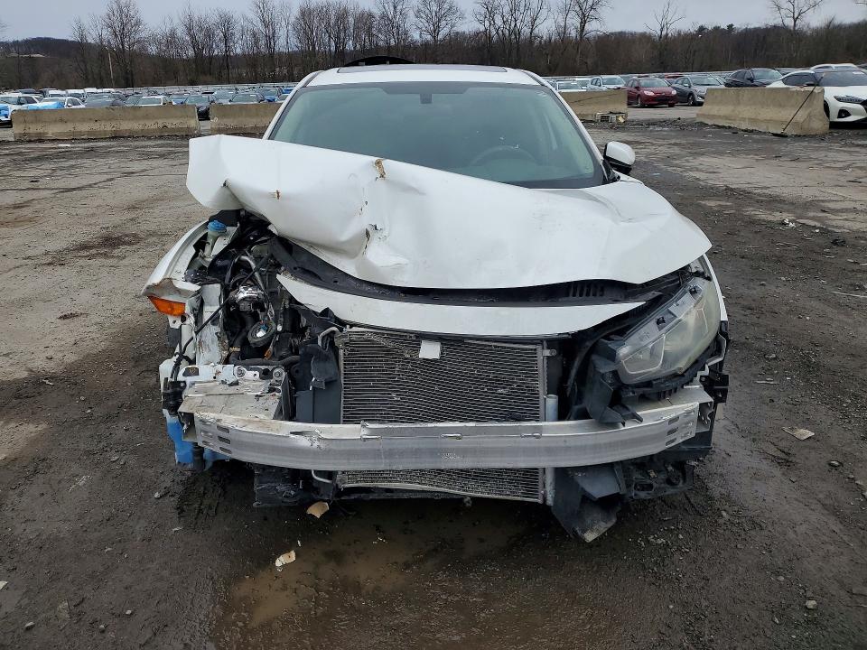 42006136 :رقم المزاد ، 19XFC2F76JE023941 vin ، 2018 Honda Civic مزاد بيع