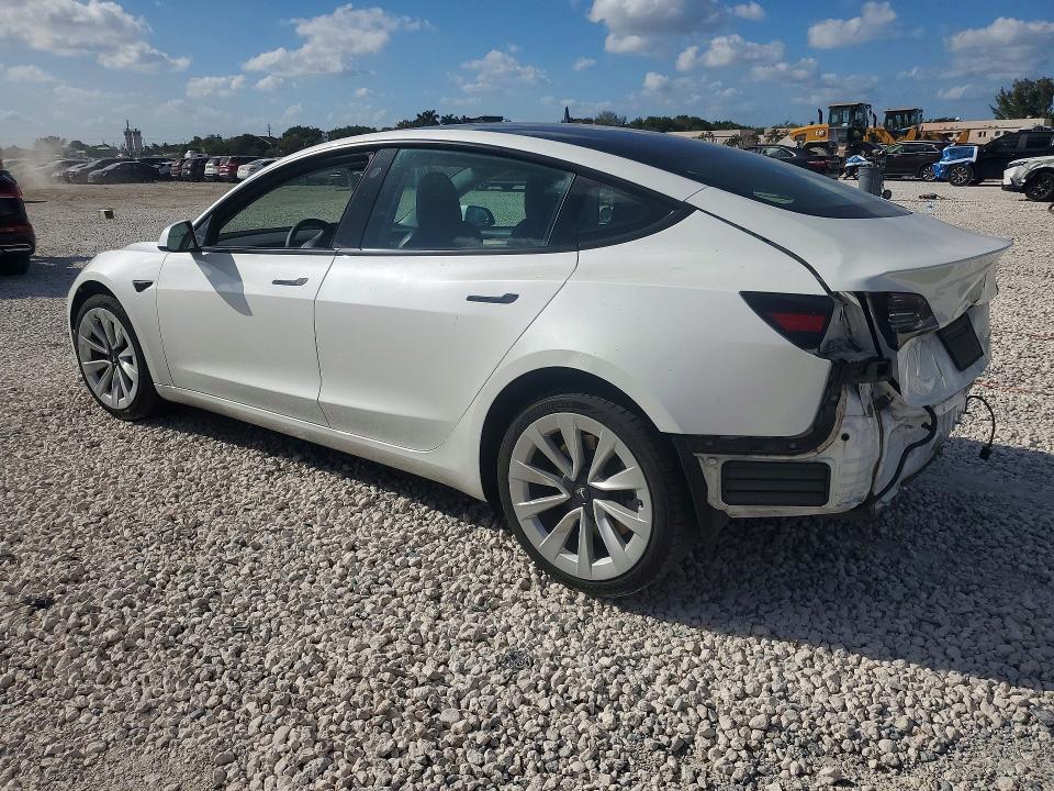 45840656 :رقم المزاد ، 5YJ3E1EBXNF123411 vin ، 2022 Tesla Model 3 مزاد بيع