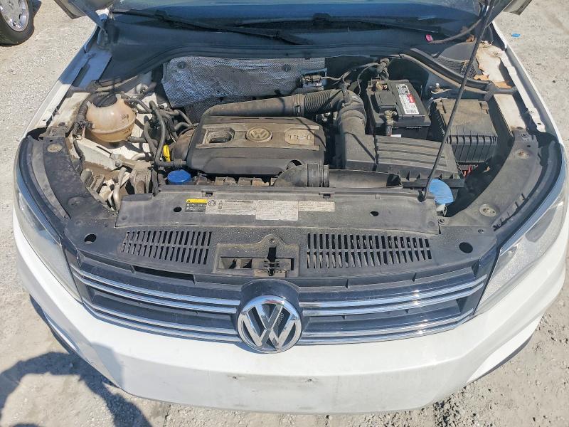46808736 :رقم المزاد ، WVGAV7AX7HK017674 vin ، 2017 Volkswagen Tiguan مزاد بيع