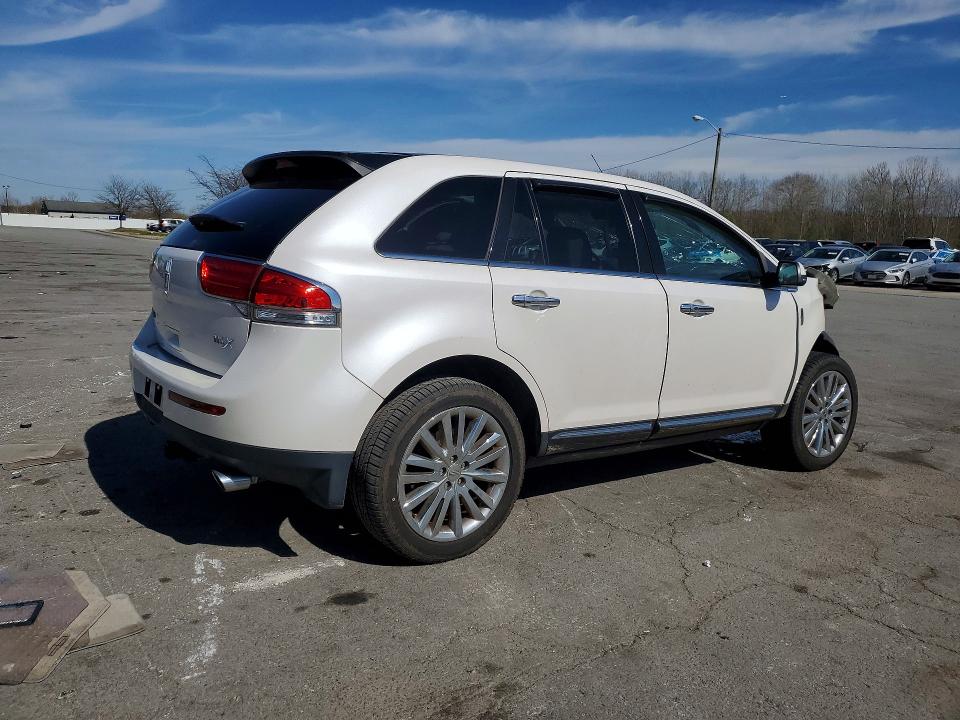 47323716 :رقم المزاد ، 2LMDJ6JK6FBL23946 vin ، 2015 Lincoln Mkx مزاد بيع