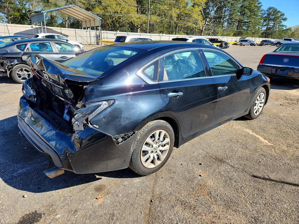 Продаж на аукціоні авто 2018 Nissan Altima, vin: 1N4AL3AP2JC152991, номер лоту: 79951525