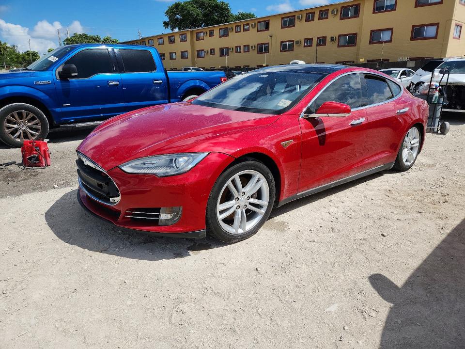2013 Tesla Model S მანქანა იყიდება აუქციონზე, vin: 5YJSA1CP9DFP11417, აუქციონის ნომერი: 47724346