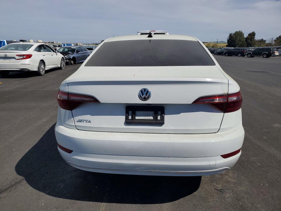 47640186 :رقم المزاد ، 3VWC57BU1MM046203 vin ، 2021 Volkswagen Jetta مزاد بيع