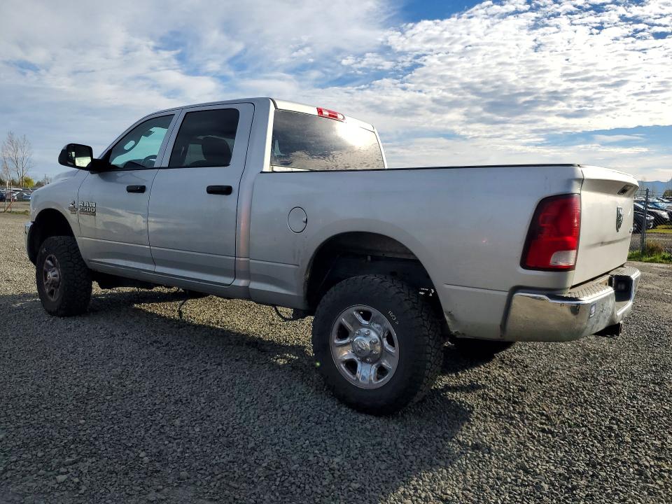 41669906 :رقم المزاد ، 3C6UR5CLXHG694236 vin ، 2017 Ram 2500 مزاد بيع