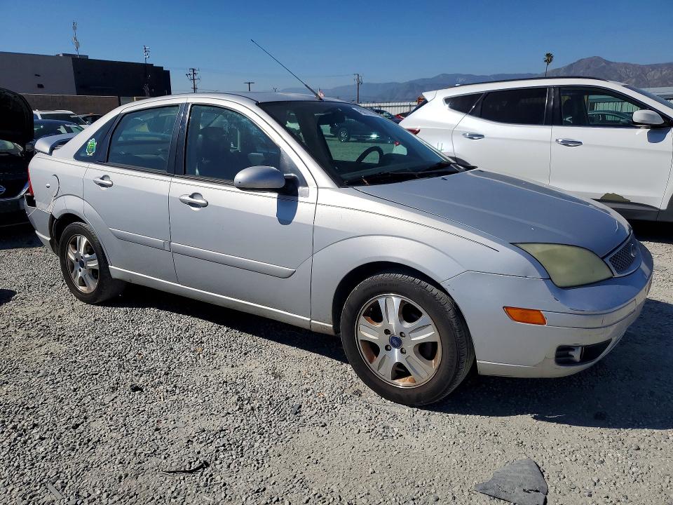45875796 :رقم المزاد ، 1FAHP38Z05W234765 vin ، 2005 Ford Focus مزاد بيع