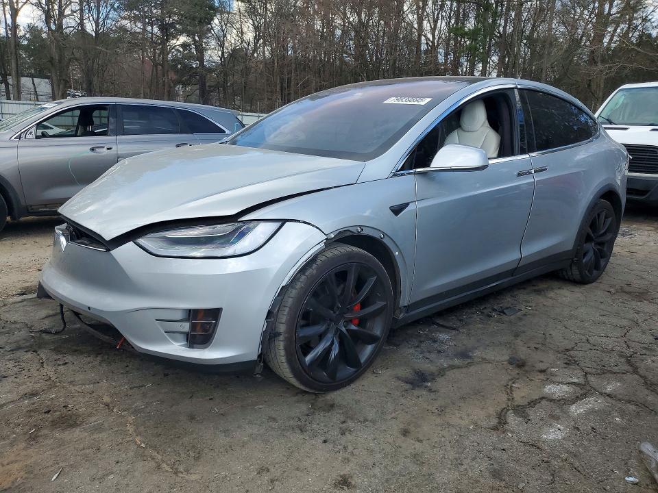 2018 Tesla Model X მანქანა იყიდება აუქციონზე, vin: 5YJXCBE43JF127275, აუქციონის ნომერი: 79839895