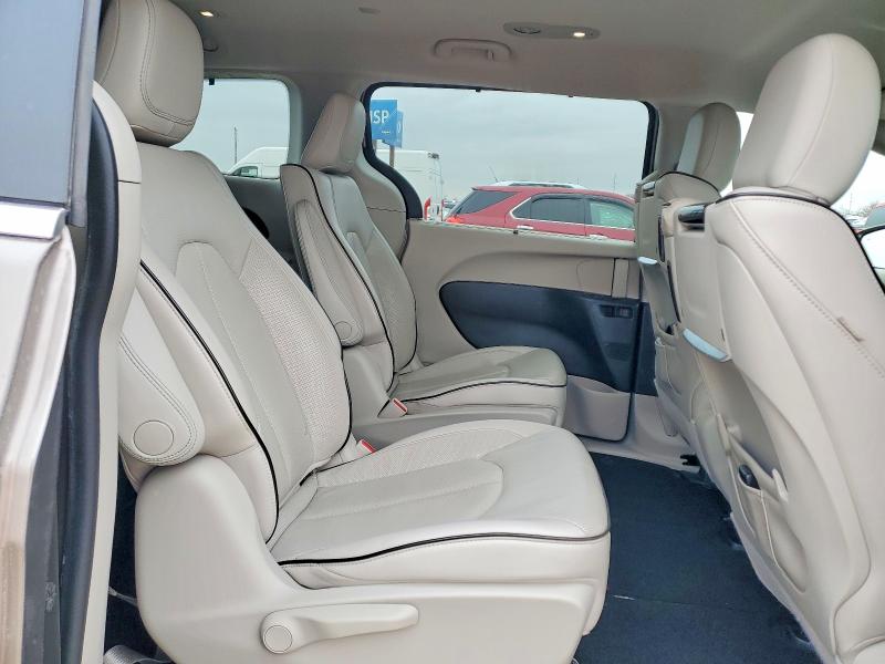 Продаж на аукціоні авто 2018 Chrysler Pacifica, vin: 2C4RC1N71JR133402, номер лоту: 79721015