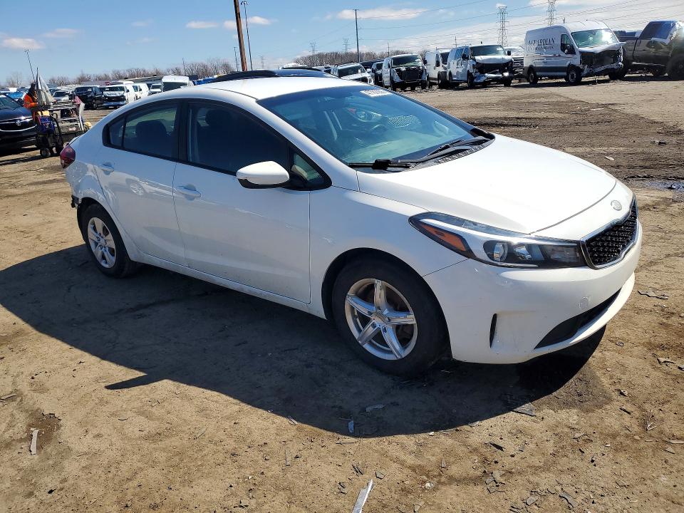 2018 Kia Forte მანქანა იყიდება აუქციონზე, vin: 3KPFK4A70JE229102, აუქციონის ნომერი: 47787056