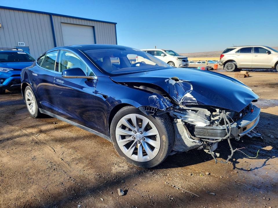 41800406 :رقم المزاد ، 5YJSA1DP0DFP06878 vin ، 2013 Tesla Model S مزاد بيع