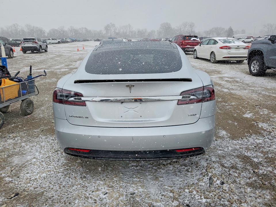 46611456 :رقم المزاد ، 5YJSA1E22GF157854 vin ، 2016 Tesla Model S مزاد بيع