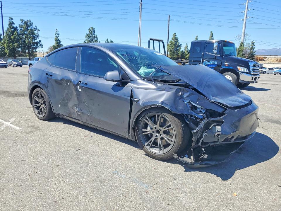 42009016 :رقم المزاد ، 7SAYGDED9RF200085 vin ، 2024 Tesla Model Y مزاد بيع