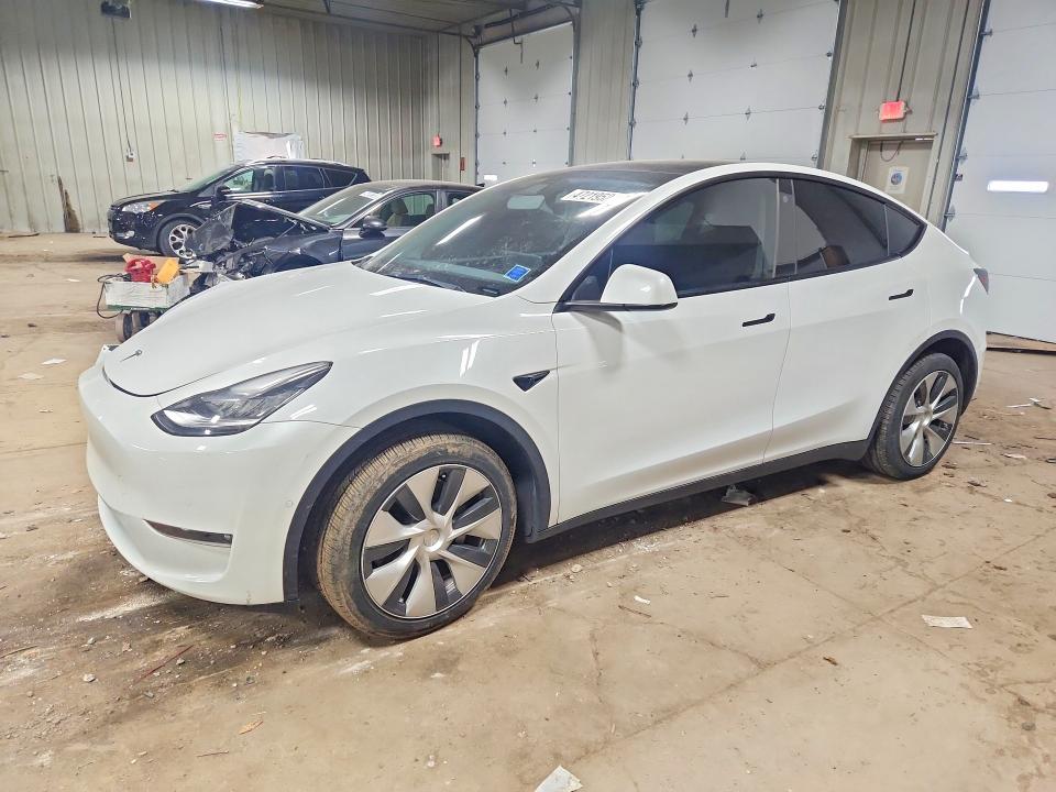 Auction sale of the 2022 Tesla Model Y, vin: 7SAYGDEE9NF450364, lot number: 47219526