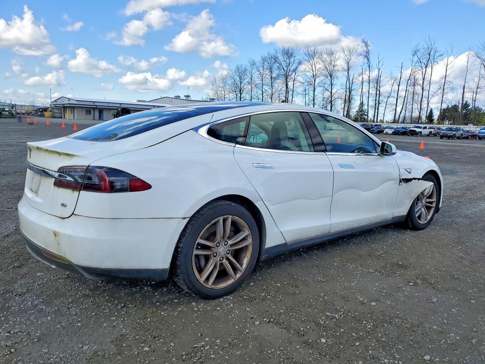 47736476 :رقم المزاد ، 5YJSA1AC8DFP10940 vin ، 2013 Tesla Model S مزاد بيع