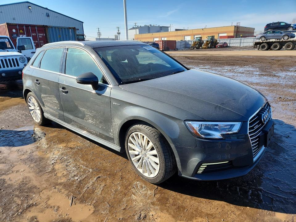 79070885 :رقم المزاد ، WAUUPBFF0HA058181 vin ، 2017 Audi A3 مزاد بيع