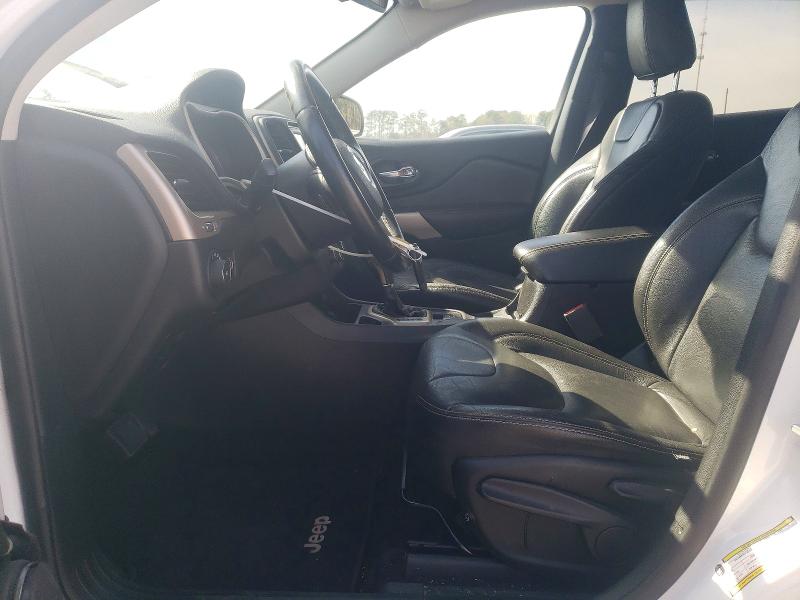 47056426 :رقم المزاد ، 1C4PJLCB3JD544027 vin ، 2018 Jeep Cherokee مزاد بيع