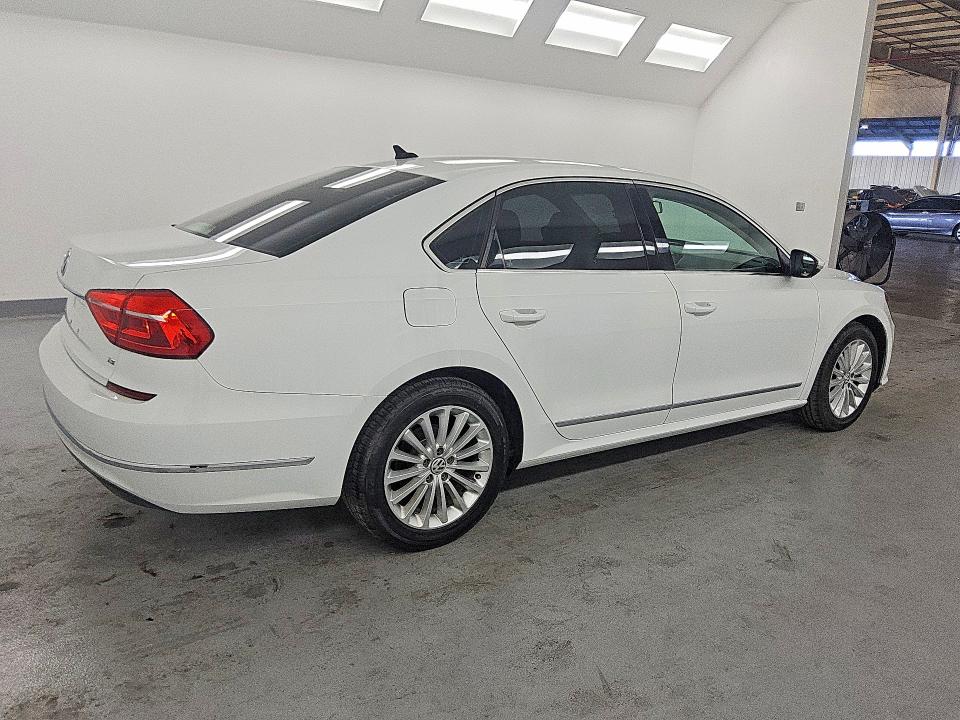 Продажа на аукционе авто 2016 Volkswagen Passat, vin: 1VWBT7A38GC010945, номер лота: 79306645