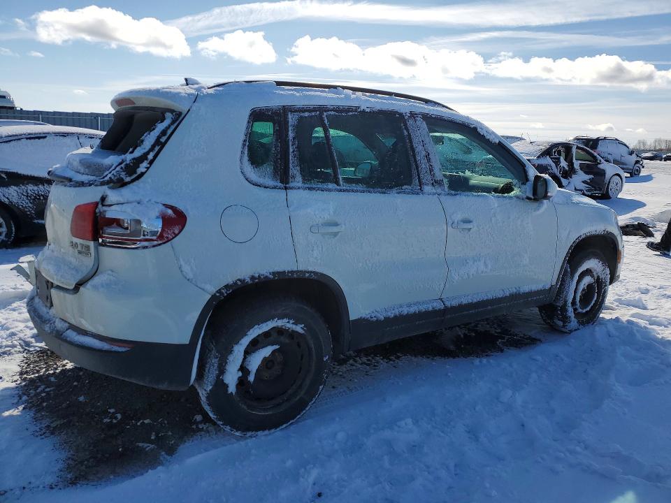 45582446 :رقم المزاد ، WVGJV7AX4FW566691 vin ، 2015 Volkswagen Tiguan مزاد بيع