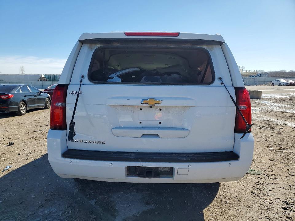 Продаж на аукціоні авто 2016 Chevrolet Suburban, vin: 1GNSKGKC9GR159700, номер лоту: 41978916