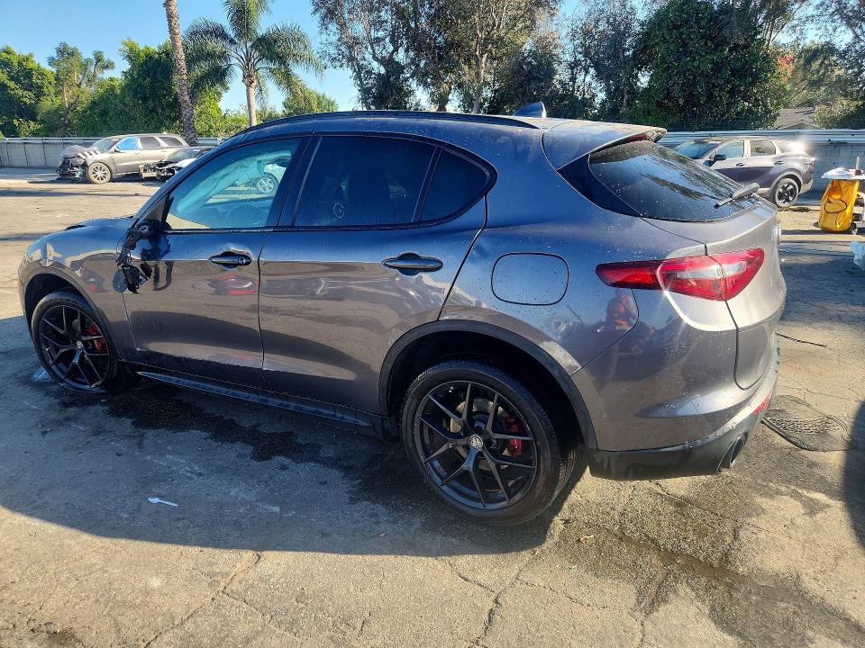 57138516 :رقم المزاد ، ZASPAJAN2L7C74055 vin ، 2020 Alfa Romeo Stelvio مزاد بيع