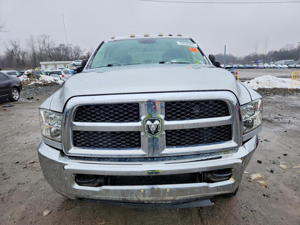 79036065 :رقم المزاد ، 3C6UR5HL6HG670704 vin ، 2017 Ram 2500 مزاد بيع