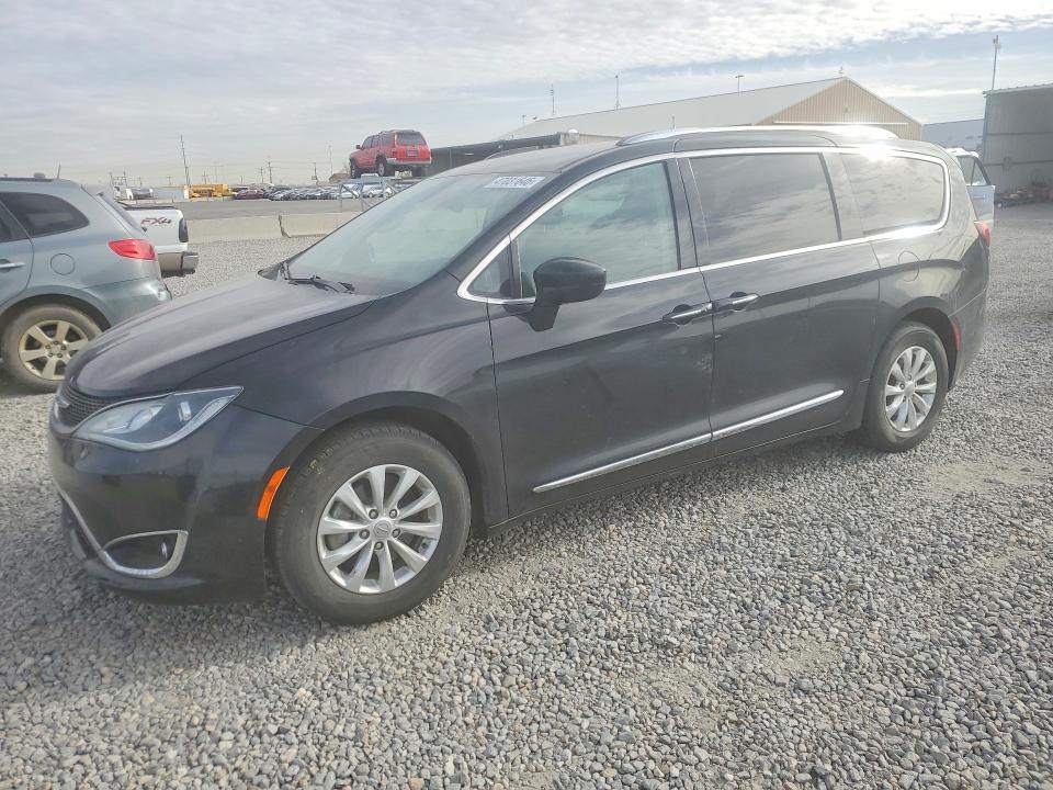 47031646 :رقم المزاد ، 2C4RC1BG6KR625042 vin ، 2019 Chrysler Pacifica مزاد بيع