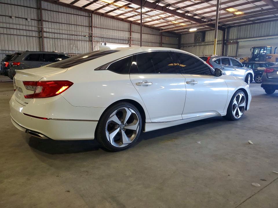 2018 Honda Accord მანქანა იყიდება აუქციონზე, vin: 1HGCV1F95JA064087, აუქციონის ნომერი: 46770376
