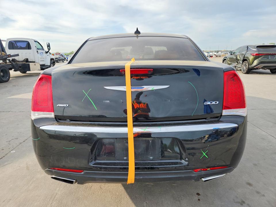46132336 :رقم المزاد ، 2C3CCAKG0JH149093 vin ، 2018 Chrysler 300 مزاد بيع
