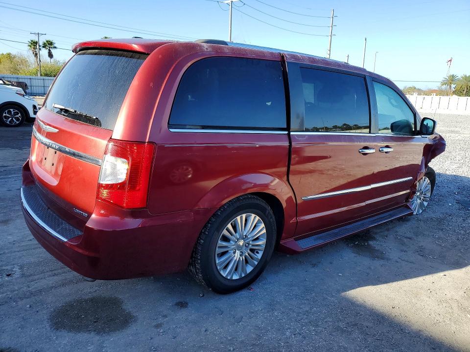 2015 Chrysler Town & Country მანქანა იყიდება აუქციონზე, vin: 2C4RC1JG8FR741219, აუქციონის ნომერი: 41701436