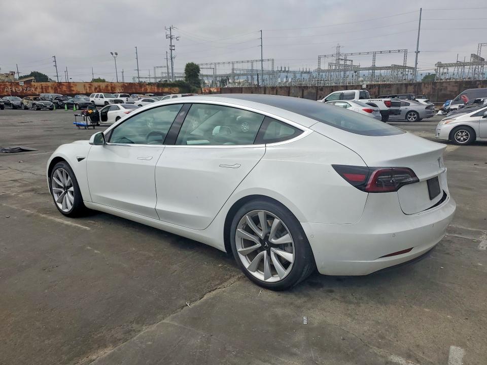 48082866 :رقم المزاد ، 5YJ3E1EAXLF775210 vin ، 2020 Tesla Model 3 مزاد بيع