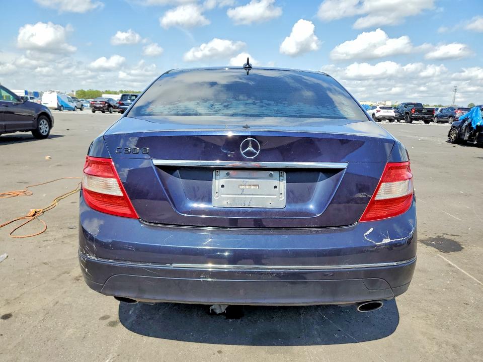 41788106 :رقم المزاد ، WDDGF54X48F041358 vin ، 2008 Mercedes-benz C مزاد بيع