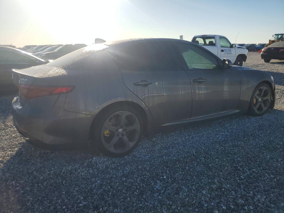 Продажа на аукционе авто 2018 Alfa Romeo Giulia, vin: ZARFAEBN5J7577862, номер лота: 46112746