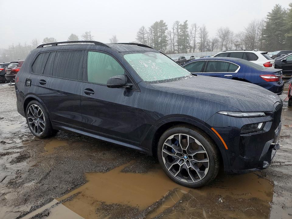 79651145 :رقم المزاد ، 5UX33EM05S9X81199 vin ، 2025 Bmw X7 مزاد بيع