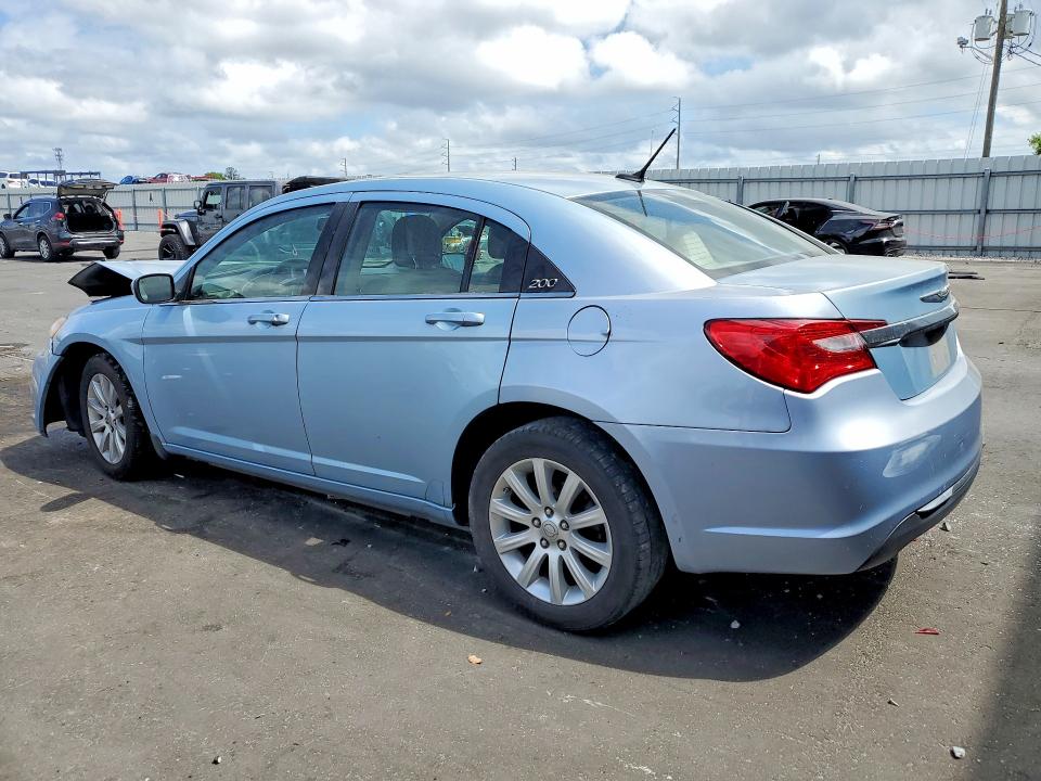 47287216 :رقم المزاد ، 1C3CCBBB0DN545904 vin ، 2013 Chrysler 200 مزاد بيع