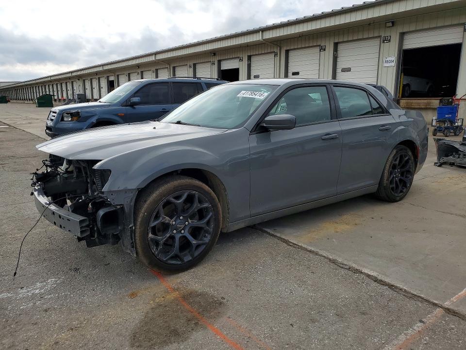 2019 Chrysler 300 მანქანა იყიდება აუქციონზე, vin: 2C3CCABG1KH565980, აუქციონის ნომერი: 41785416