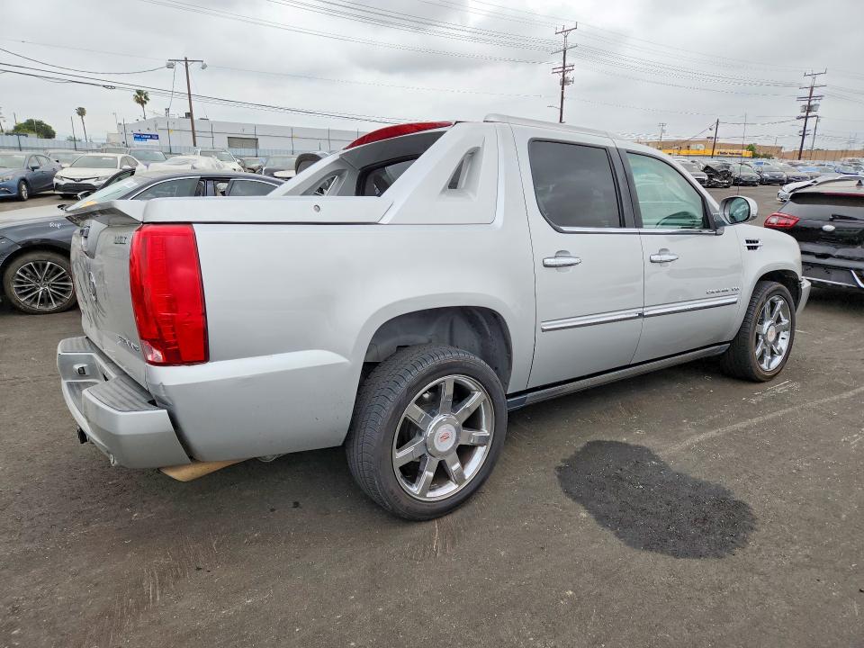 48302236 :رقم المزاد ، 3GYT4NEF3BG326282 vin ، 2011 Cadillac Escalade مزاد بيع