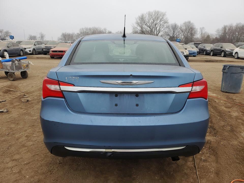 79863245 :رقم المزاد ، 1C3BC4FB8BN538424 vin ، 2011 Chrysler 200 مزاد بيع