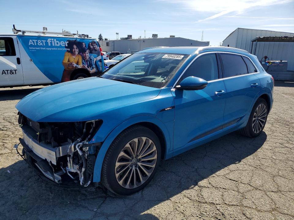 Продажа на аукционе авто 2019 Audi E-tron, vin: WA1VAAGEXKB010322, номер лота: 79940285