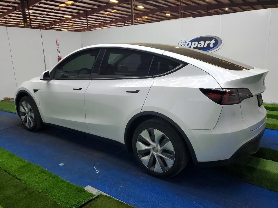47693366 :رقم المزاد ، 7SAYGDED4PF956100 vin ، 2023 Tesla Model Y مزاد بيع