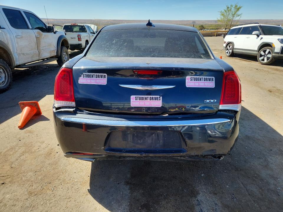 2017 Chrysler 300 მანქანა იყიდება აუქციონზე, vin: 2C3CCAAGXHH538514, აუქციონის ნომერი: 45933996