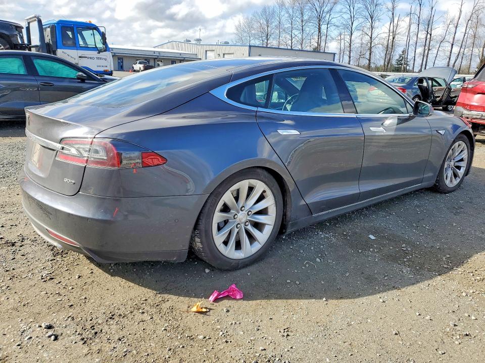 41607356 :رقم المزاد ، 5YJSA1E21GF130063 vin ، 2016 Tesla Model S مزاد بيع
