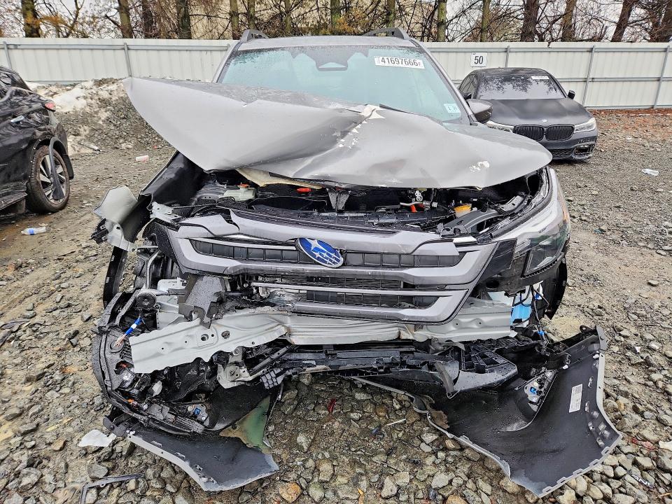2025 Subaru Forester მანქანა იყიდება აუქციონზე, vin: JF2SLSED6SH454136, აუქციონის ნომერი: 41697666