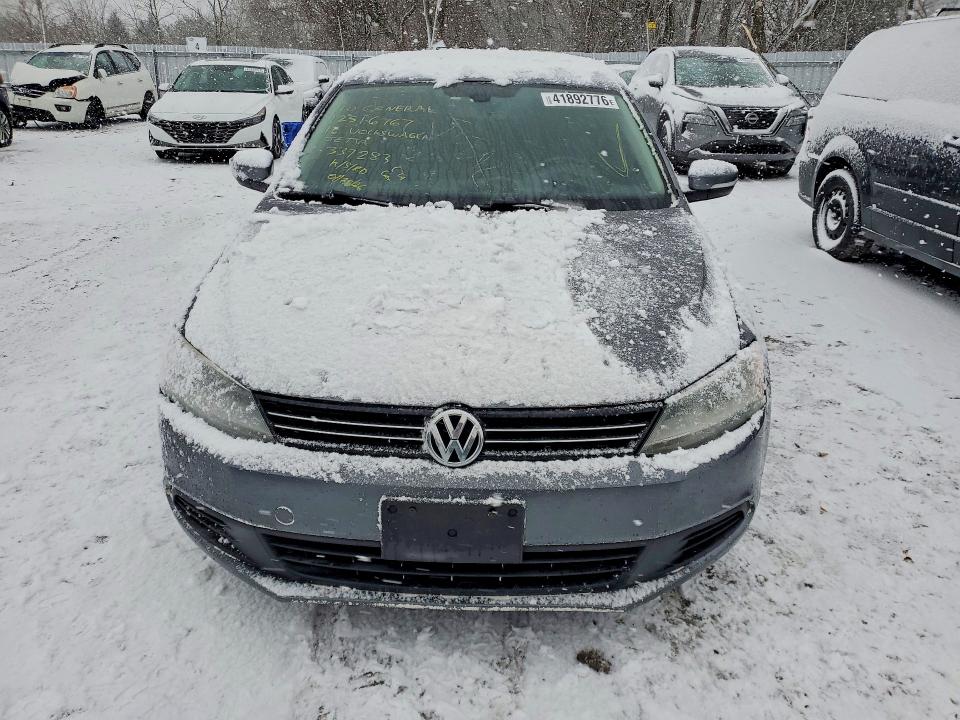 41892776 :رقم المزاد ، 3VWD07AJ3GM337283 vin ، 2016 Volkswagen Jetta مزاد بيع