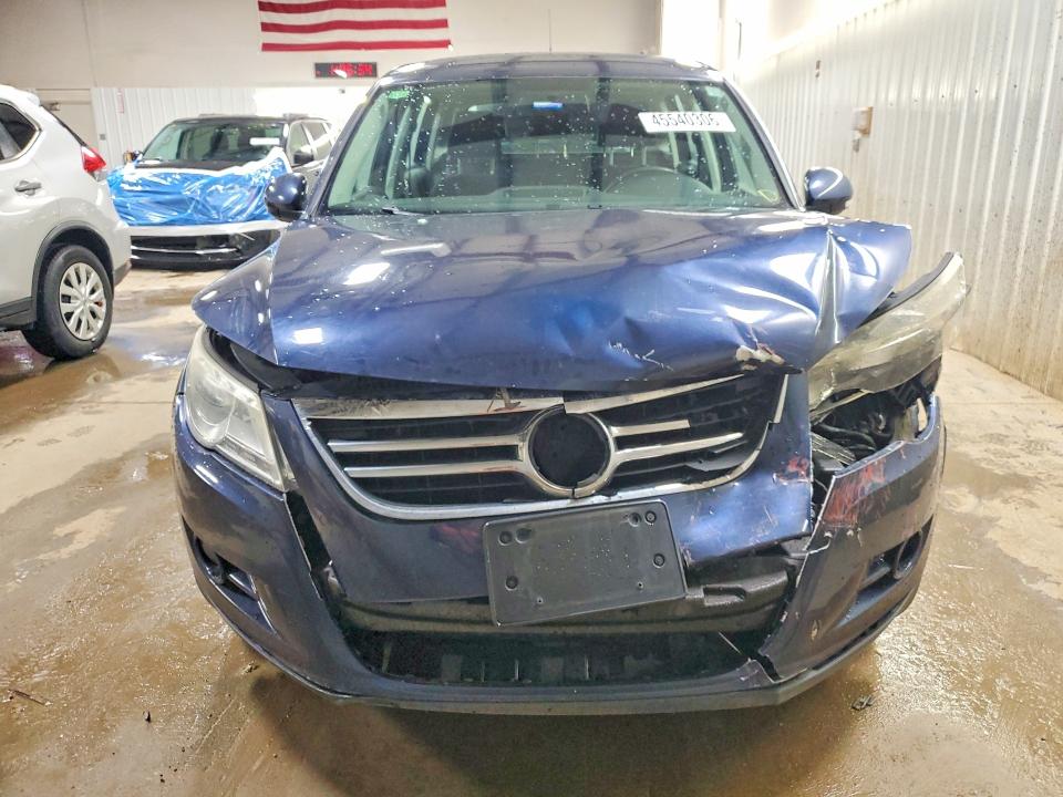 2011 Volkswagen Tiguan მანქანა იყიდება აუქციონზე, vin: WVGBV7AX4BW517361, აუქციონის ნომერი: 45540306